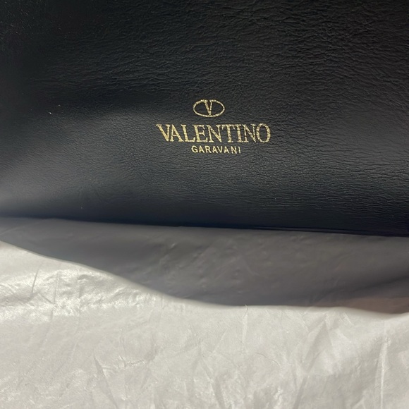 Valentino Garavani Black Tote & crossbody. LOOK AT OTHER SIDE!! - Picture 8 of 17